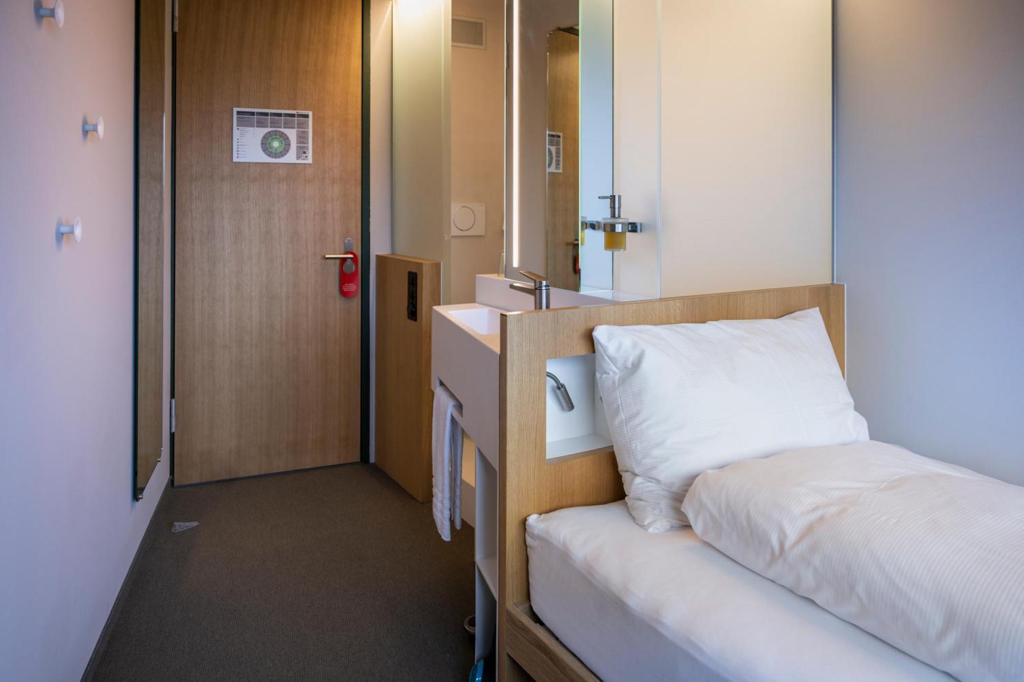 Centre Loewenberg Hotel Murten Bagian luar foto