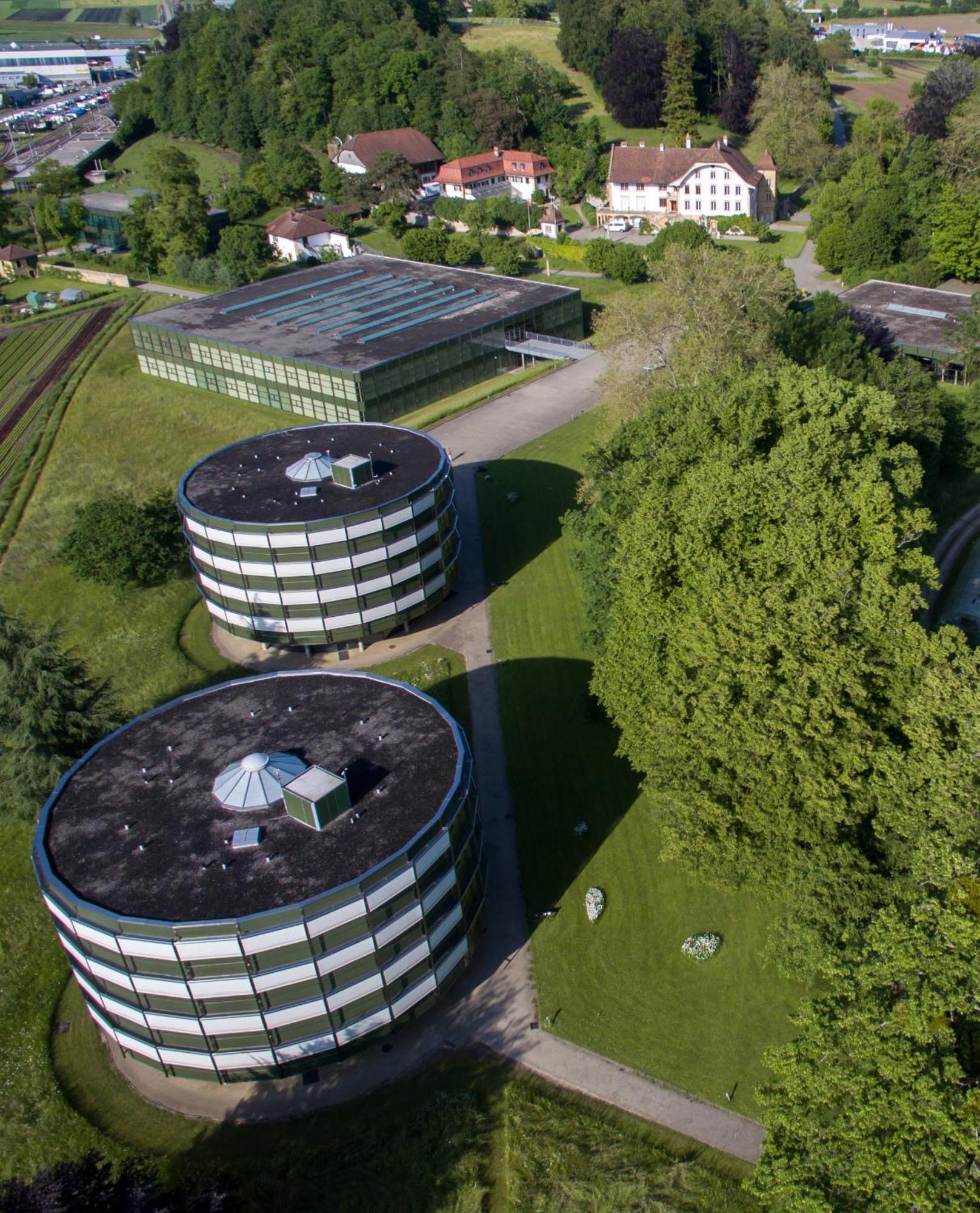 Centre Loewenberg Hotel Murten Bagian luar foto